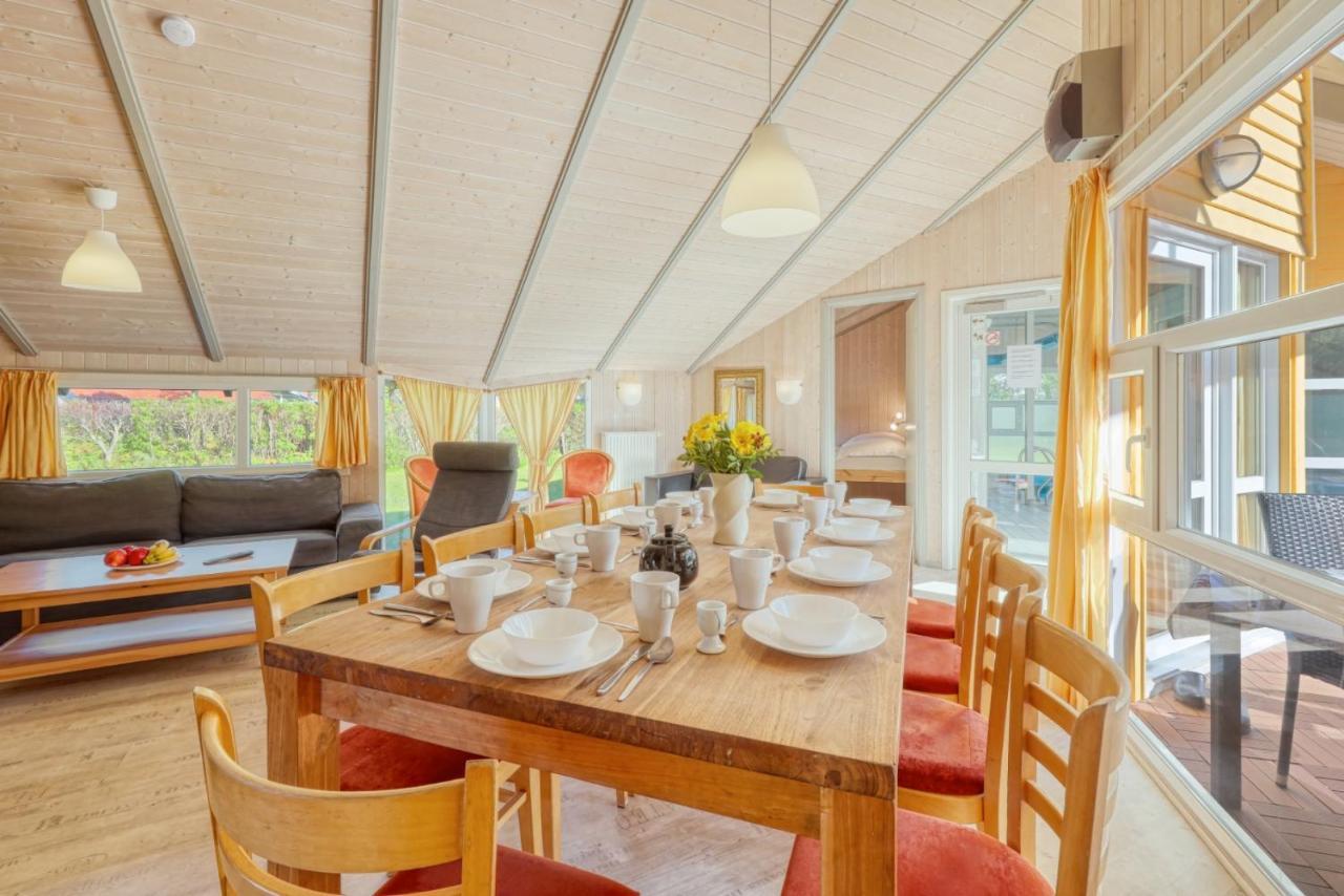 Kranich Ferienhaeuser Mit Innenpool Hohendorf  エクステリア 写真