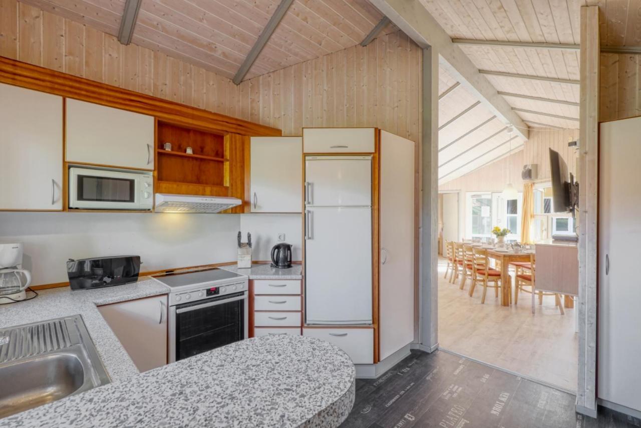 Kranich Ferienhaeuser Mit Innenpool Hohendorf  エクステリア 写真