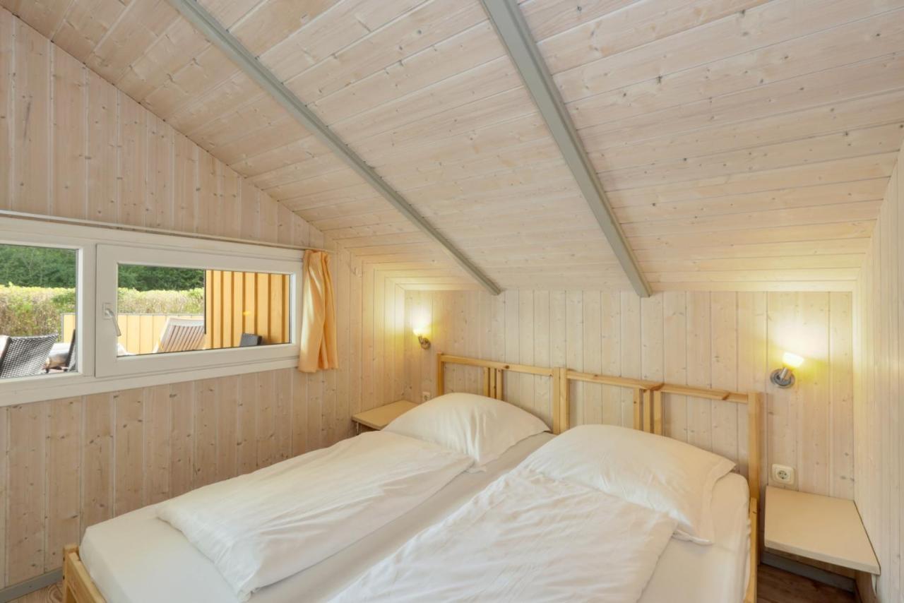 Kranich Ferienhaeuser Mit Innenpool Hohendorf  エクステリア 写真