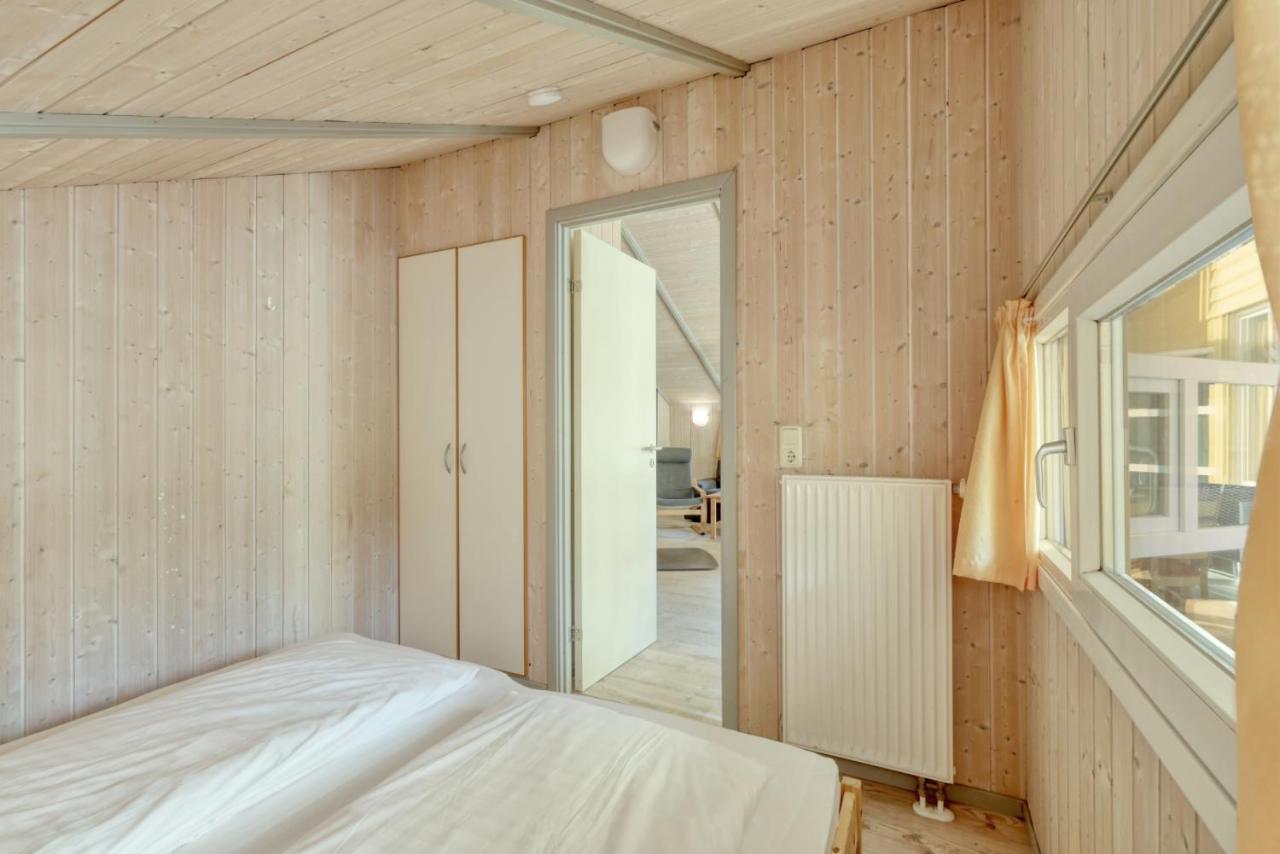 Kranich Ferienhaeuser Mit Innenpool Hohendorf  エクステリア 写真
