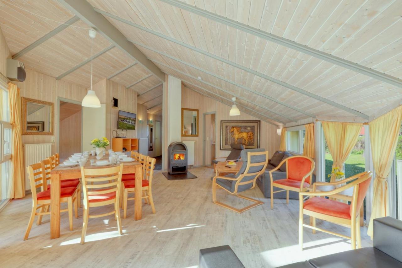 Kranich Ferienhaeuser Mit Innenpool Hohendorf  エクステリア 写真